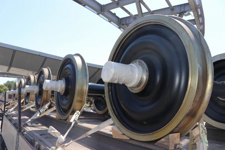 Yerli ve milli tekerlek milli yük vagonlarıyla buluşuyor… İlk sevkiyat gerçekleşti