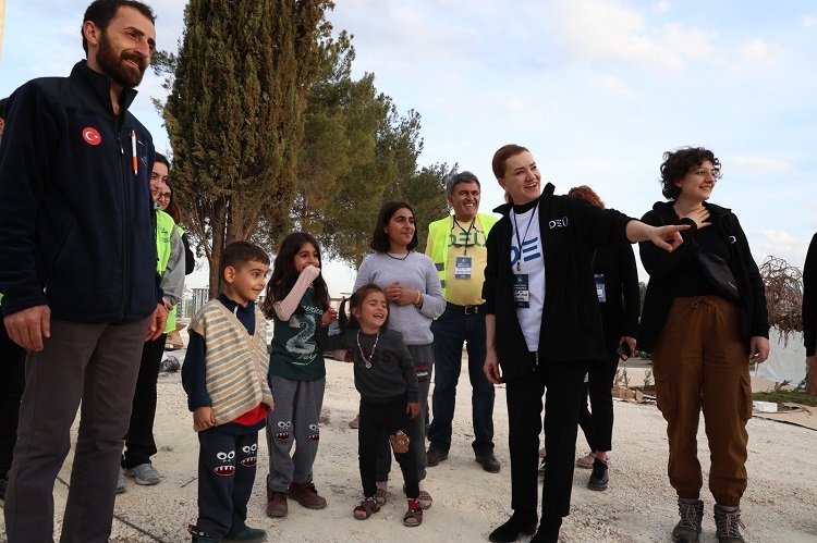 DEÜ’den dayanışma raporu