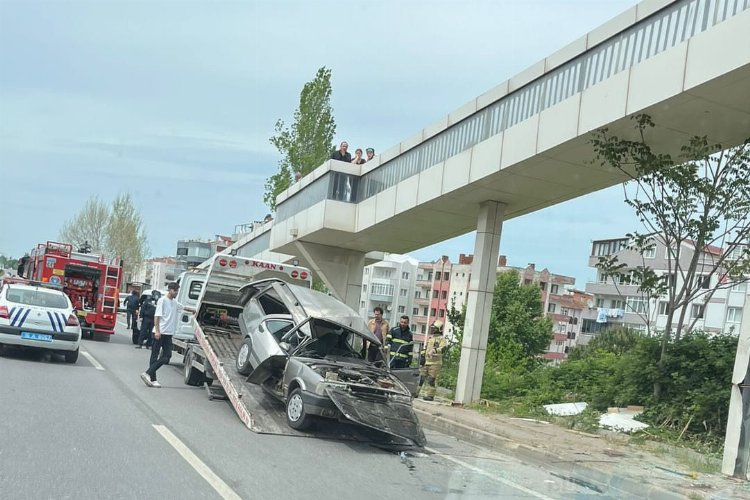 Bursa Mudanya'da feci kaza… Pert olan araçtan sağ çıktılar
