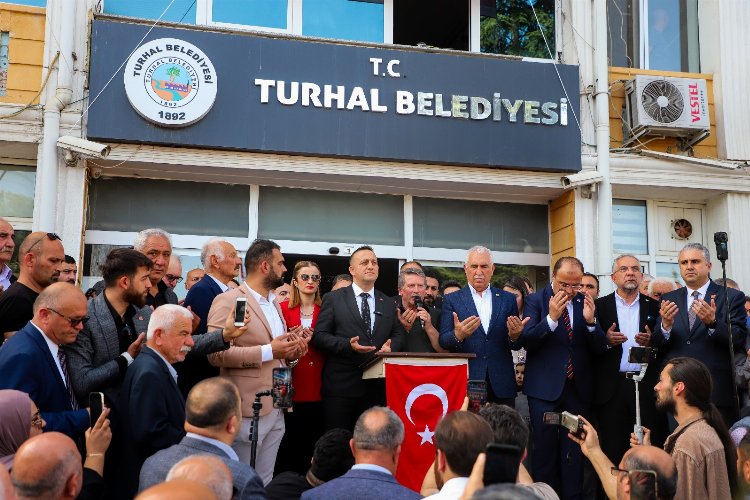 Tokat Turhal'da da devir teslim tamam