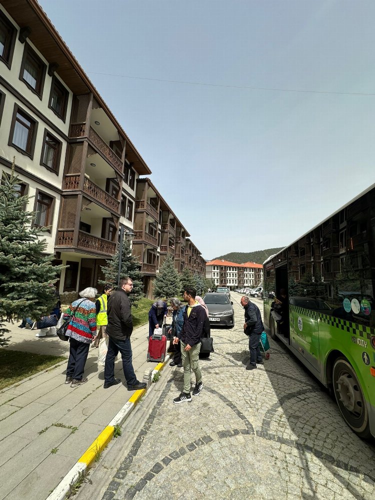 Sakarya'nın ücretsiz termal tatilinde şifa ve moral buluyorlar