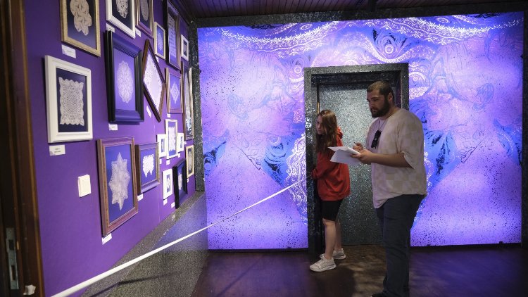 Kocaeli'de üniversitelilerden 'Zübeyde Hanım Konağı'na yakın mercek