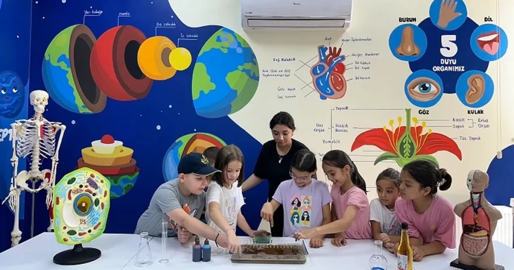 Bilgievi yaz okullarında eğitim devam ediyor