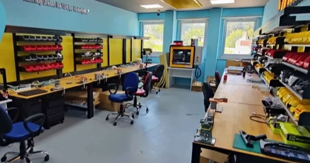 Kayseri Bilişim Akademisi gençleri bekliyor