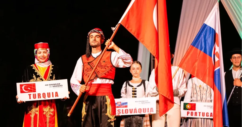 BUÜ Halk Dansları Topluluğu, Portekiz’de Türkiye’yi temsil etti