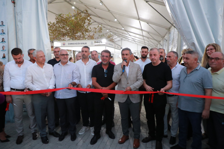 Bursa Gemlik Kitap Limanı kapılarını açtı