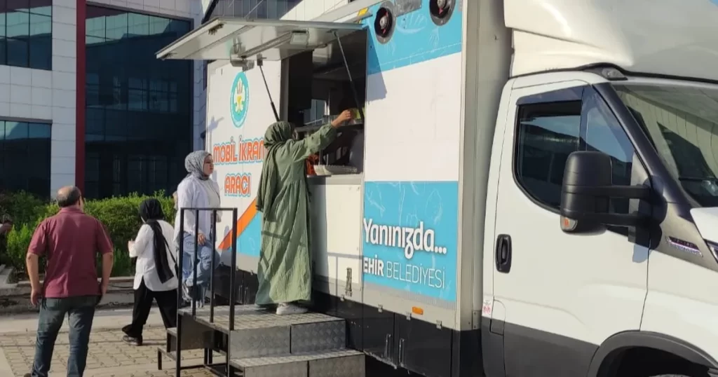 Manisa Büyükşehir sınavda da öğrencilerin yanında