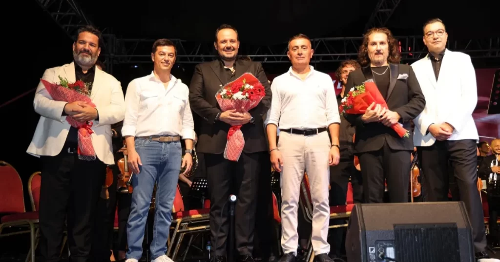 Marmaris'te Arya ile 'Zafer' coşkusu