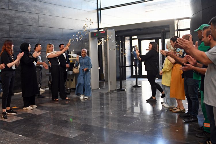 Bursa Osmangazi’de 2 milyonuncu kişiye sürpriz karşılama