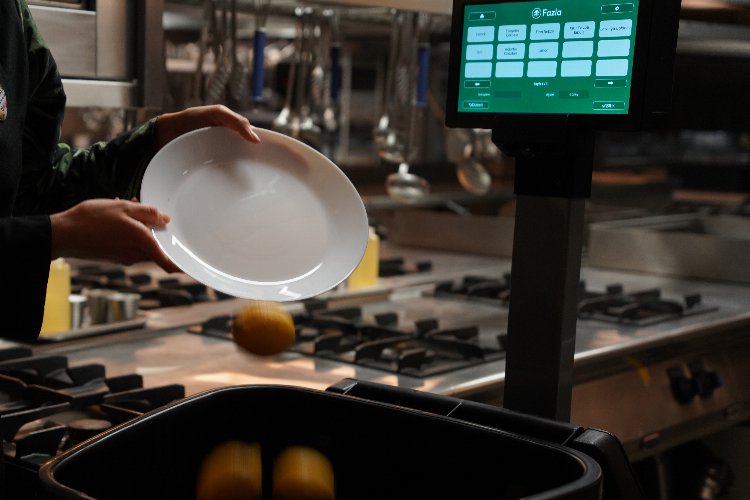 Yemekhanede gıda atıklarını ölçümlüyor – İGF HABER