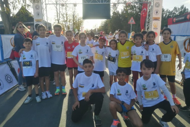Bursa’da Yenişehirli atletler başarıdan başarıya koşuyor