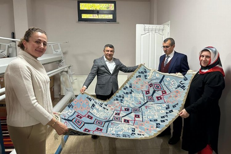 Dilovası’nda ilk halı tezgahtan indi