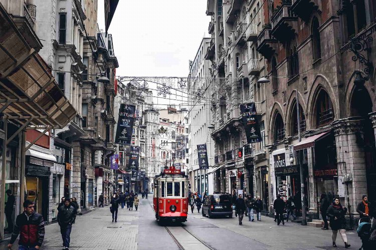 İstiklal Caddesi yüzde 120’lik kira artışıyla rekor kırdı! Dünyada en dikkat çekici caddeler…