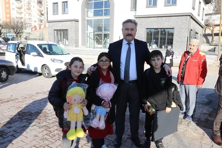 Kayseri Melikgazi’de gençler mutlu oluyor