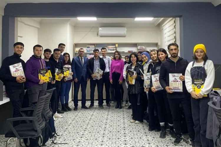 Sason Kaymakamlığı’ndan öğrencilere kitap desteği