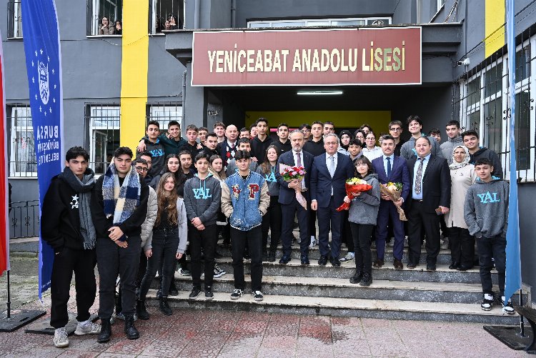 Bursa'da Başkan Aktaş öğrencilerle tecrübe paylaştı