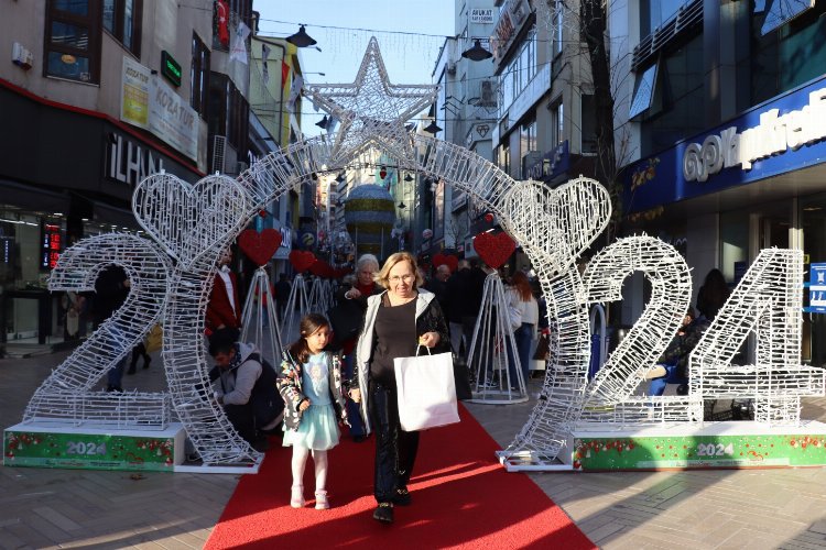 İzmit'te yeni yıllık 'kırmızı halı'