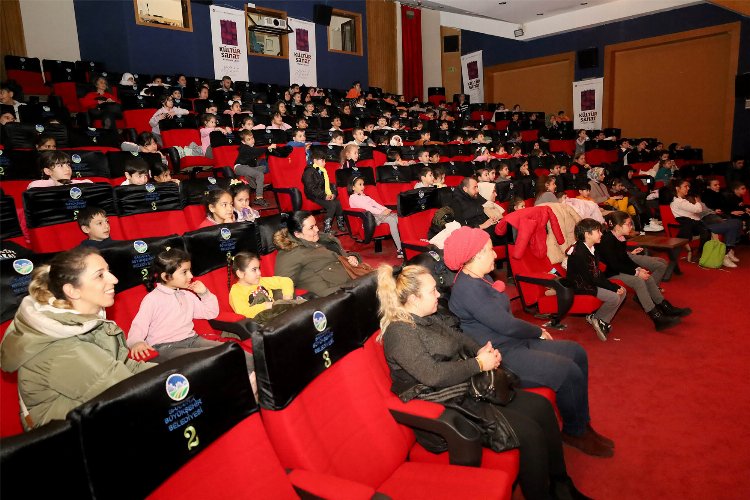 1001 Sanat ekibi miniklerin neşesi oldu