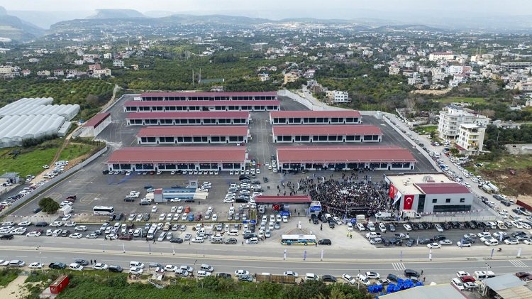 Anahtarları Başkan Seçer teslim etti