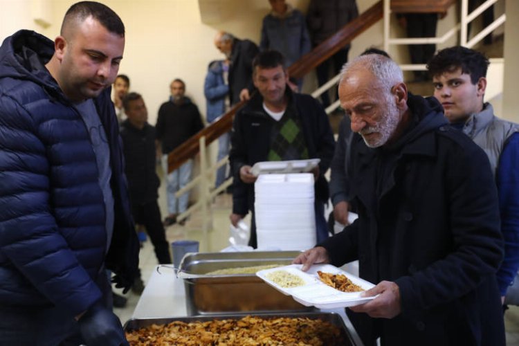 Antalya Büyükşehir evsizleri unutmadı – İGF HABER