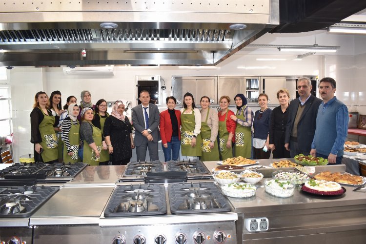 Geleceğin pasta ustaları kurslarını tamamladı