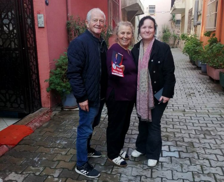 Balkan göçmeni Yeniel mutfaktan muhtarlığa koşuyor