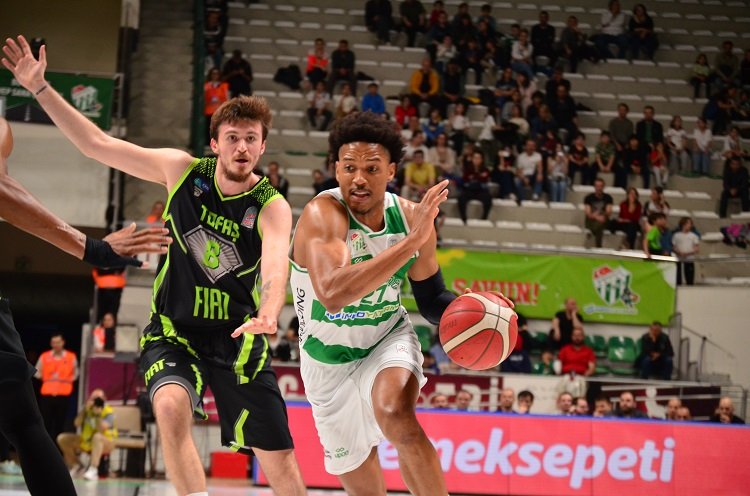 Basketbolda Bursa derbisinin galibi TOFAŞ oldu
