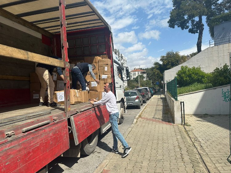 İzmir Milli Eğitim'den Gazze'ye yardım tırı