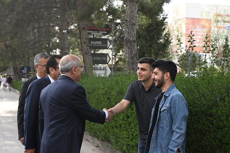 Başkan Er’e esnaf ve vatandaşlardan yoğun ilgi