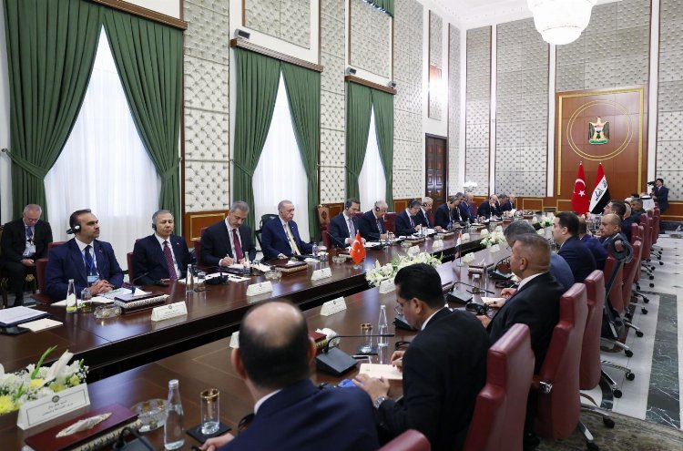 'Kalkınma Yolu'na imzalar atıldı