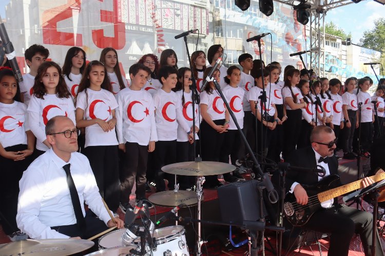 İzmit'te 23 Nisan coşkusu başladı