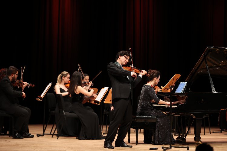 TEV'in 57. yılına Türkiye Virtüözleri'nden konser