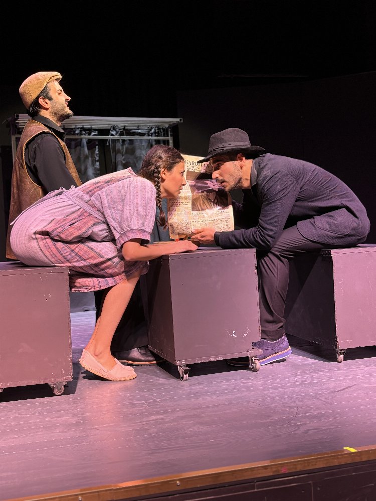 Konservatuvar öğrencileri sahneden mezun oldular