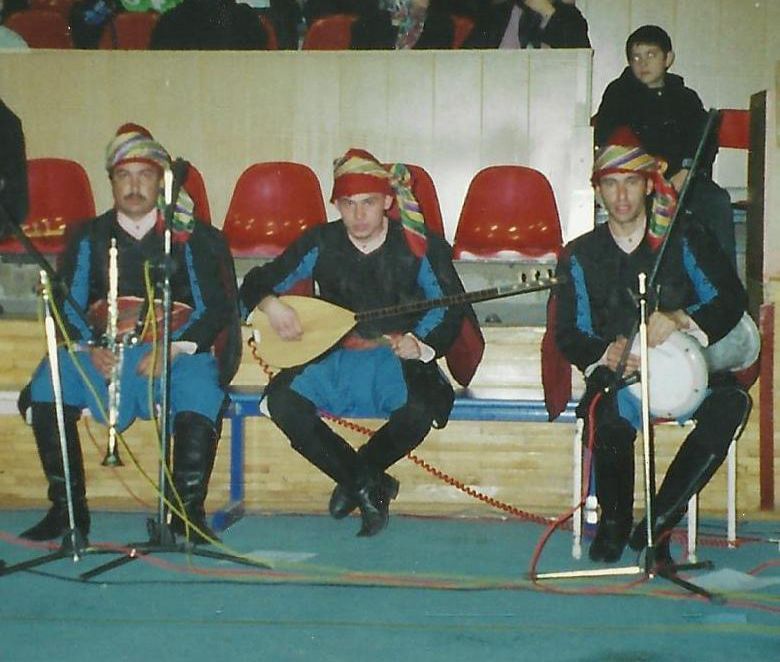 Afyonkarahisar türkülerini ve halk oyunlarını yaşatmaya adanmış bir ömür, Ömer Okumuş ve başarıları…