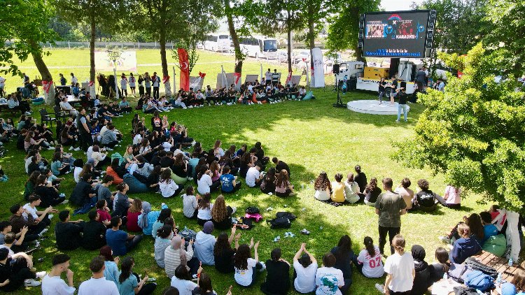 Mustafakemalpaşa'da Başkan Erdem, gençlerle buluştu