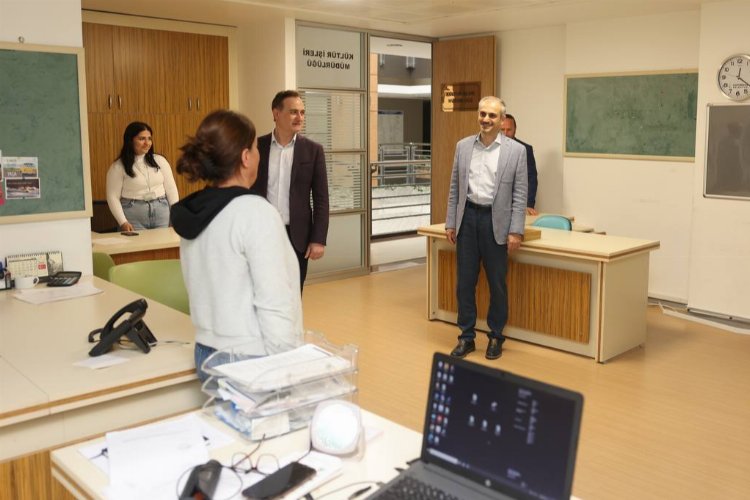 Çayırova’da Başkan Çiftçi birimleri gezdi