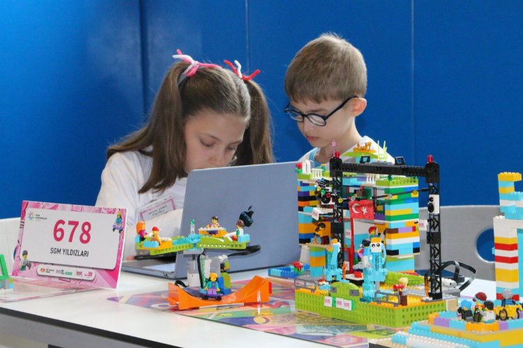 Sakaryalı öğrencilere ‘Duyarlı Kaşifler’ ödülü