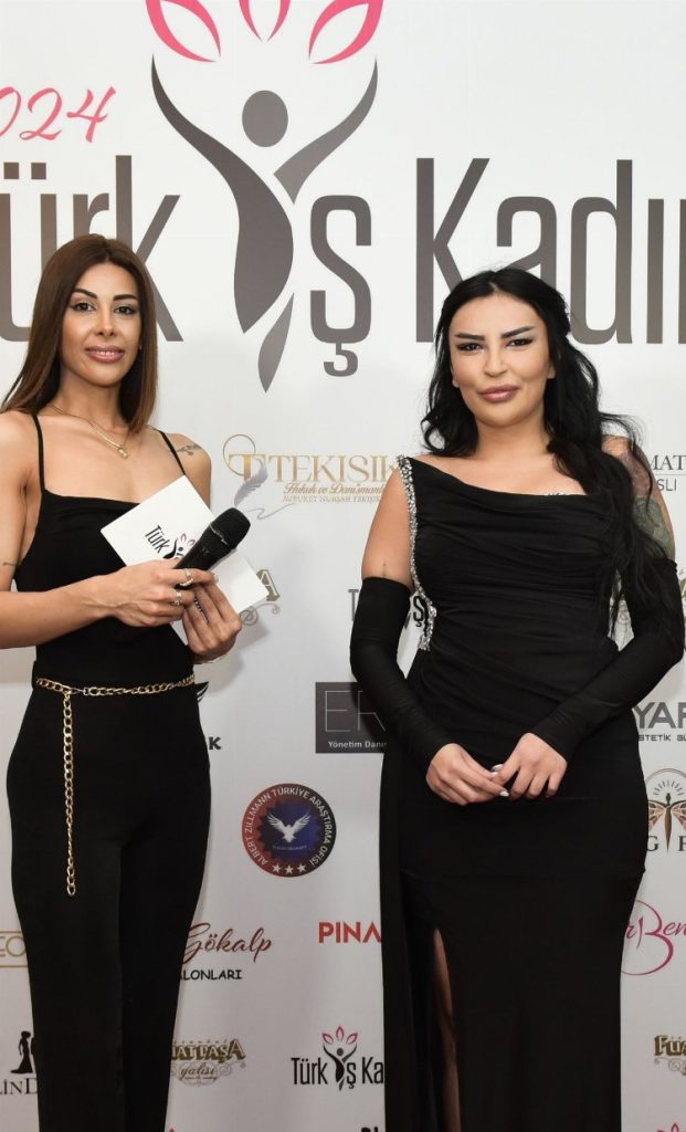 Buket Nurşah Tekışık muhteşem gecede plaketini aldı