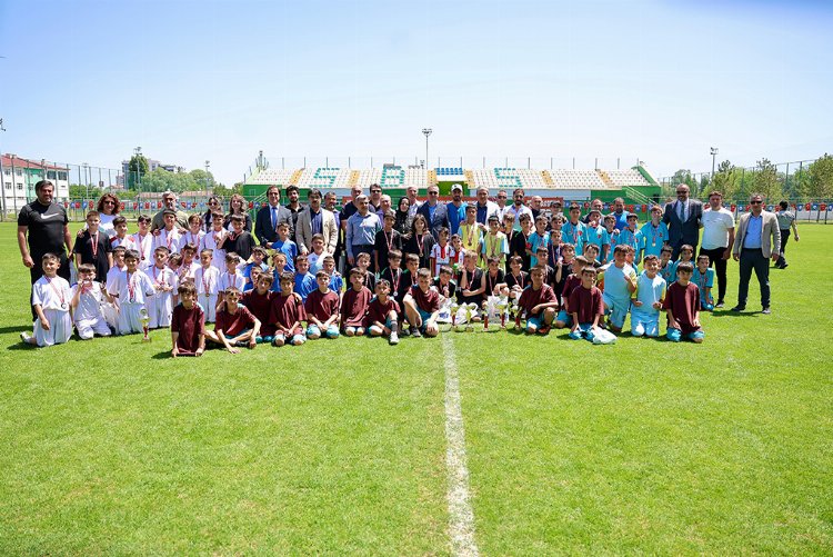 Sivas'ta Muzaffer Güner anısına futbol turnuvası