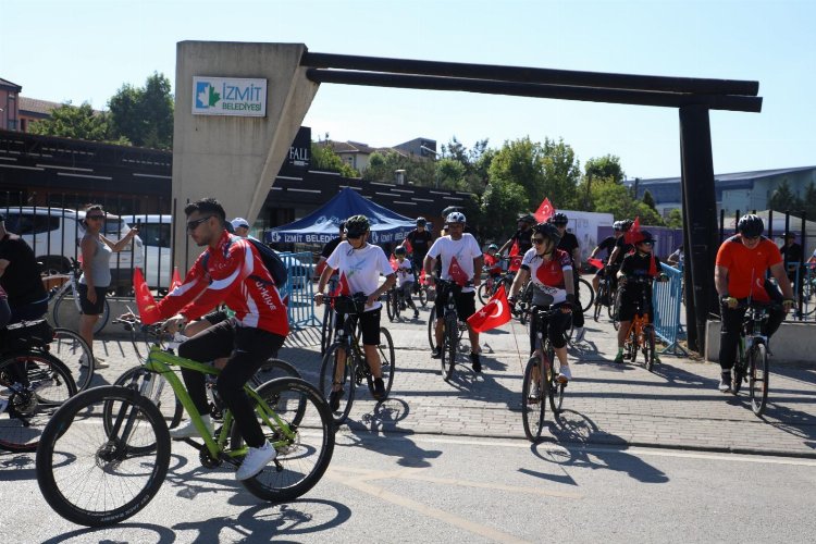 Bisiklet Korteji İzmit sokaklarına renk kattı