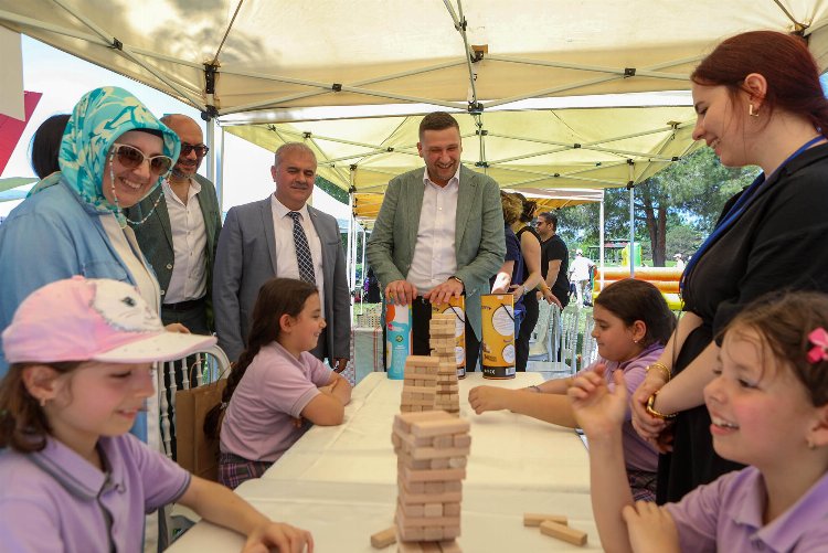 Çocuklar Büyükşehir’in çevre şenliğinde yaza ‘merhaba’ dedi