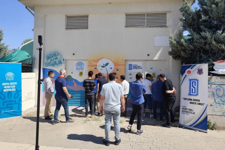 Bursa Nilüfer’de mesajlarını grafiti ile verdiler