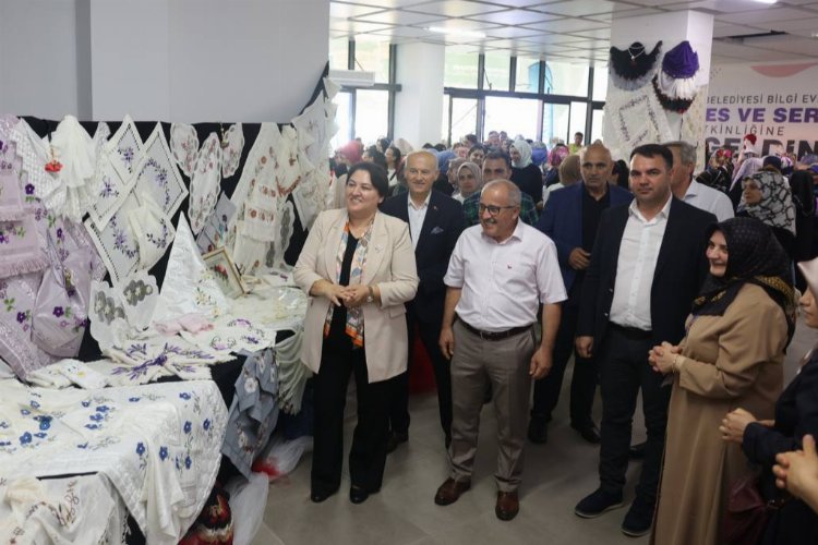 Çayırova’da emeği eserler görücüye çıktı