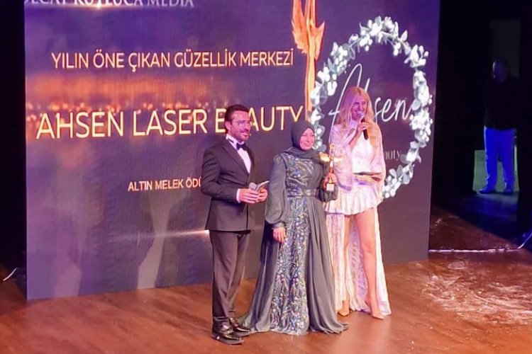 Emine Tunç ‘Yılın öne çıkan güzellik merkezi ‘ ödülünü aldı
