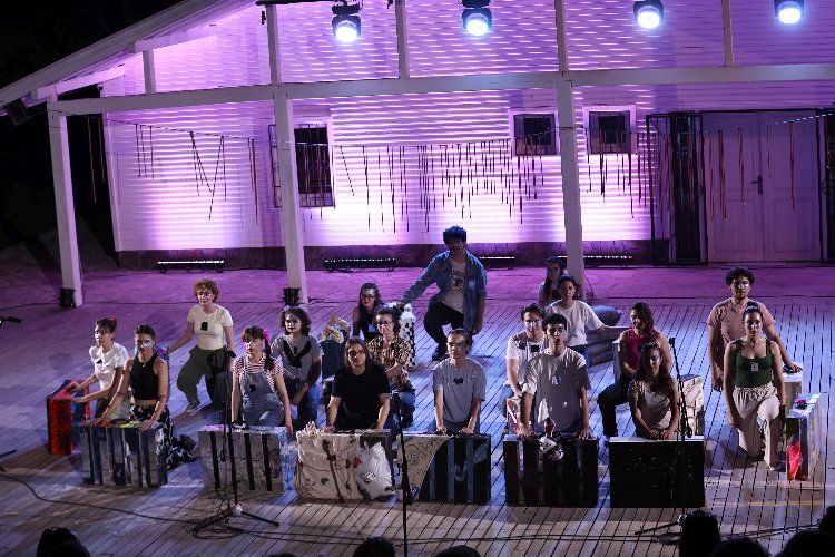 Nilüferli gençler "Şah Canavara Mat" ile sahneye çıktı