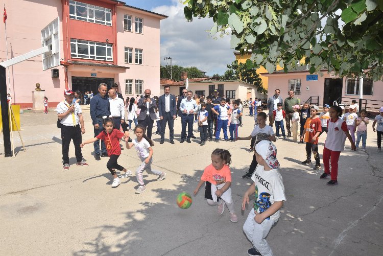 Bursa Yenişehirli çocuklar 'geleneksel' eğlendi