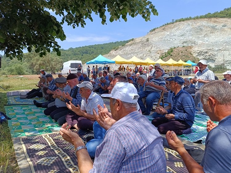 Bilecik'in Pazaryeri ilçesinde şükür duası