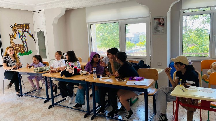 Bursa'da lösemiyi yenen çocuklar eğlenerek Matematik öğrendi