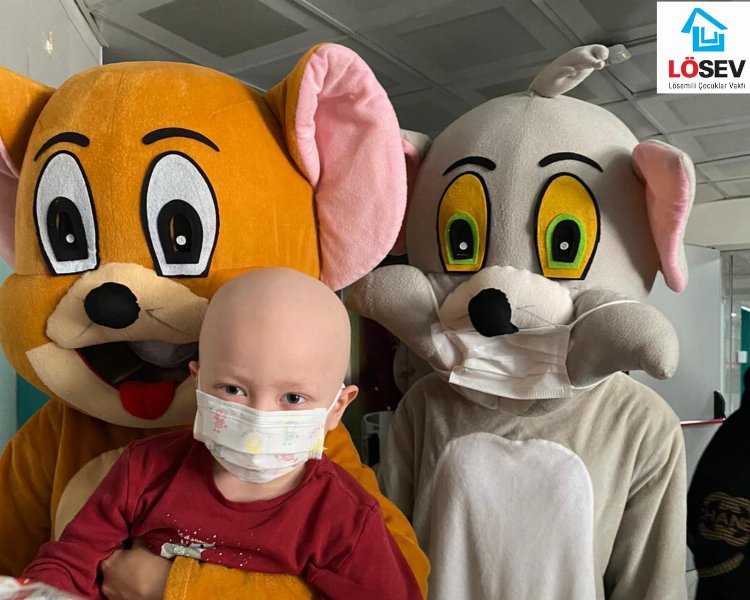 Lösemili çocukların bayram sevinci