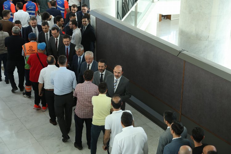 Konya'da Büyükşehir çalışanları bayram dönüşü bayramlaştı